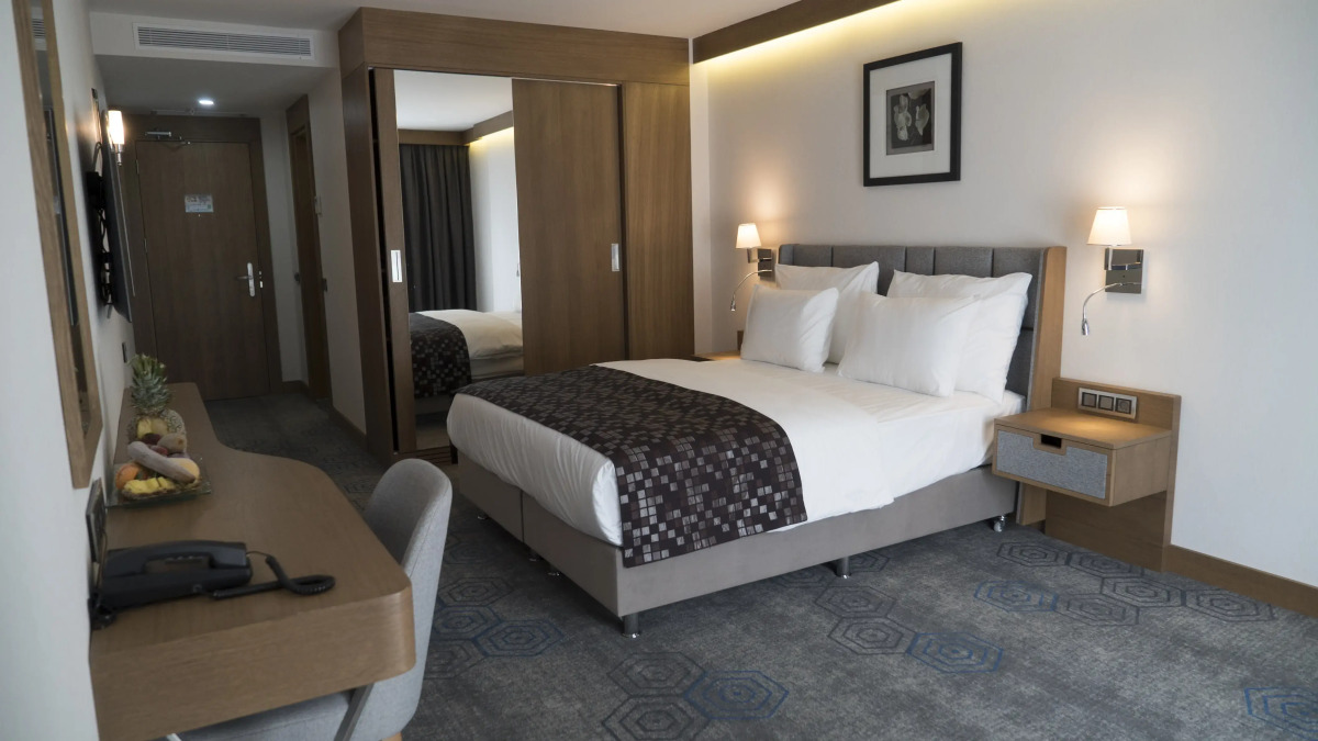 Yuksel Istanbul Yenikapi