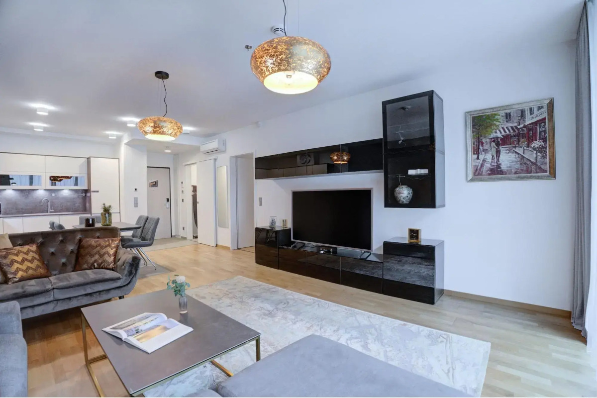 Emerald Downtown Suites