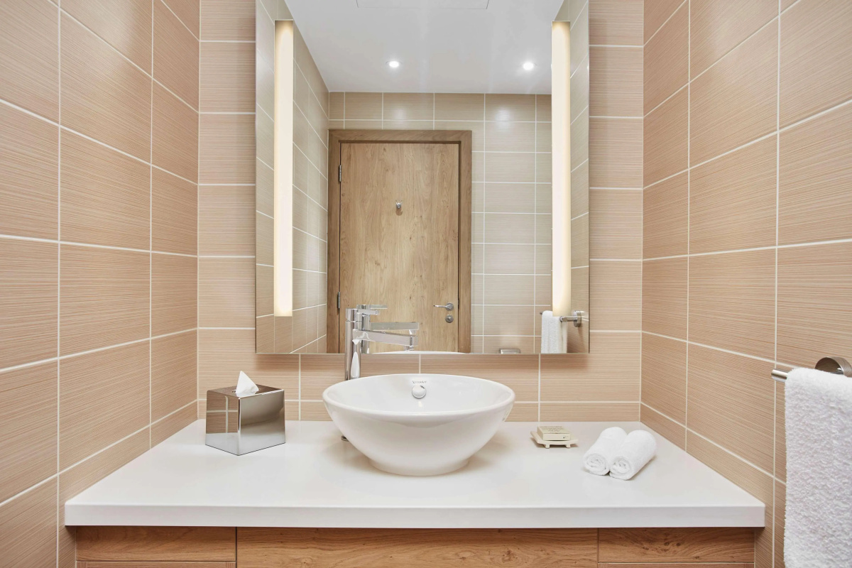Hilton Garden Inn Dubai, Mall Avenue