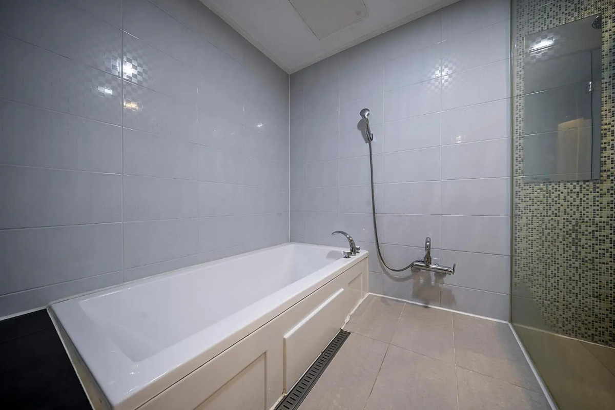 Отель The George Hotel