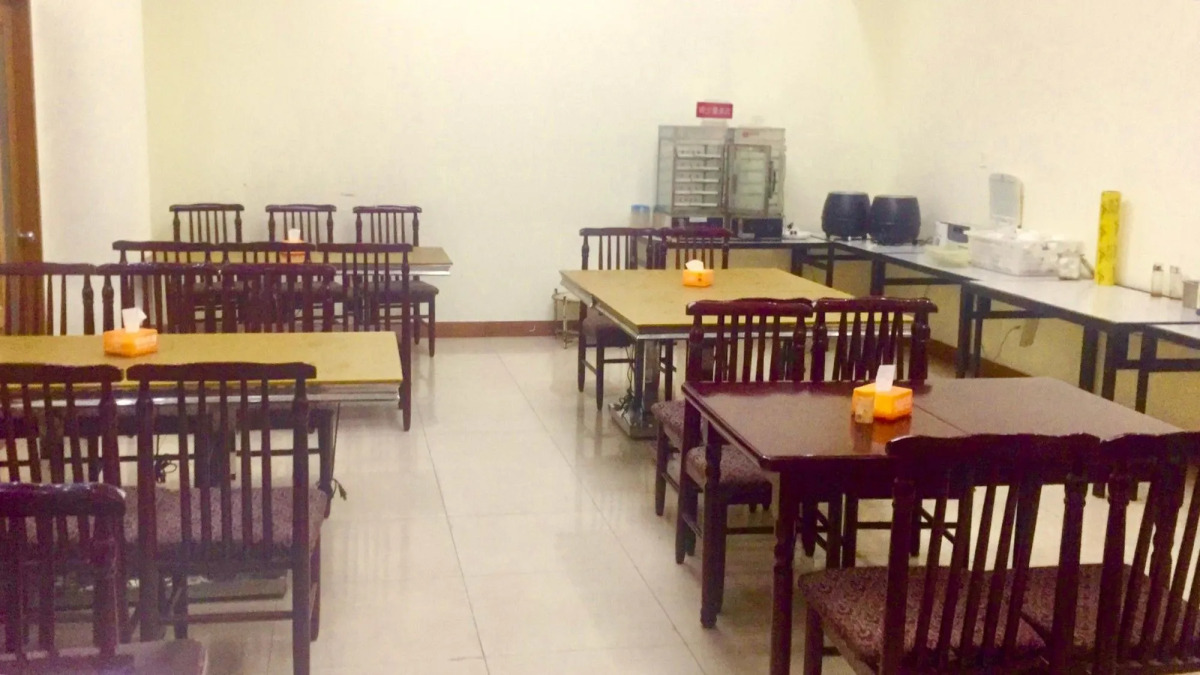 Sicily Hotel - Beijing Railway Station Temple of Heaven Dongmen Subway Station