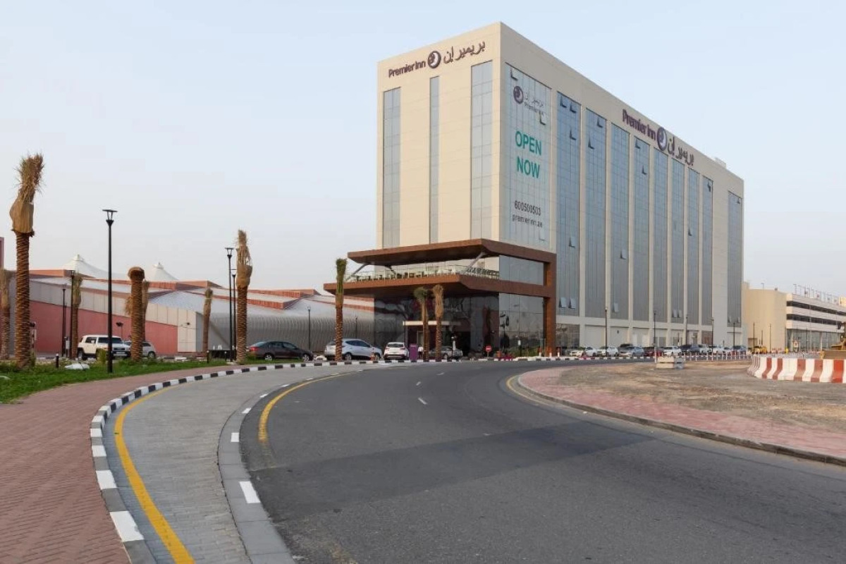 Отель Premier Inn Dubai Dragon Mart