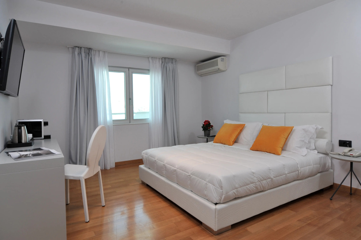 Athenaeum Grand Hotel