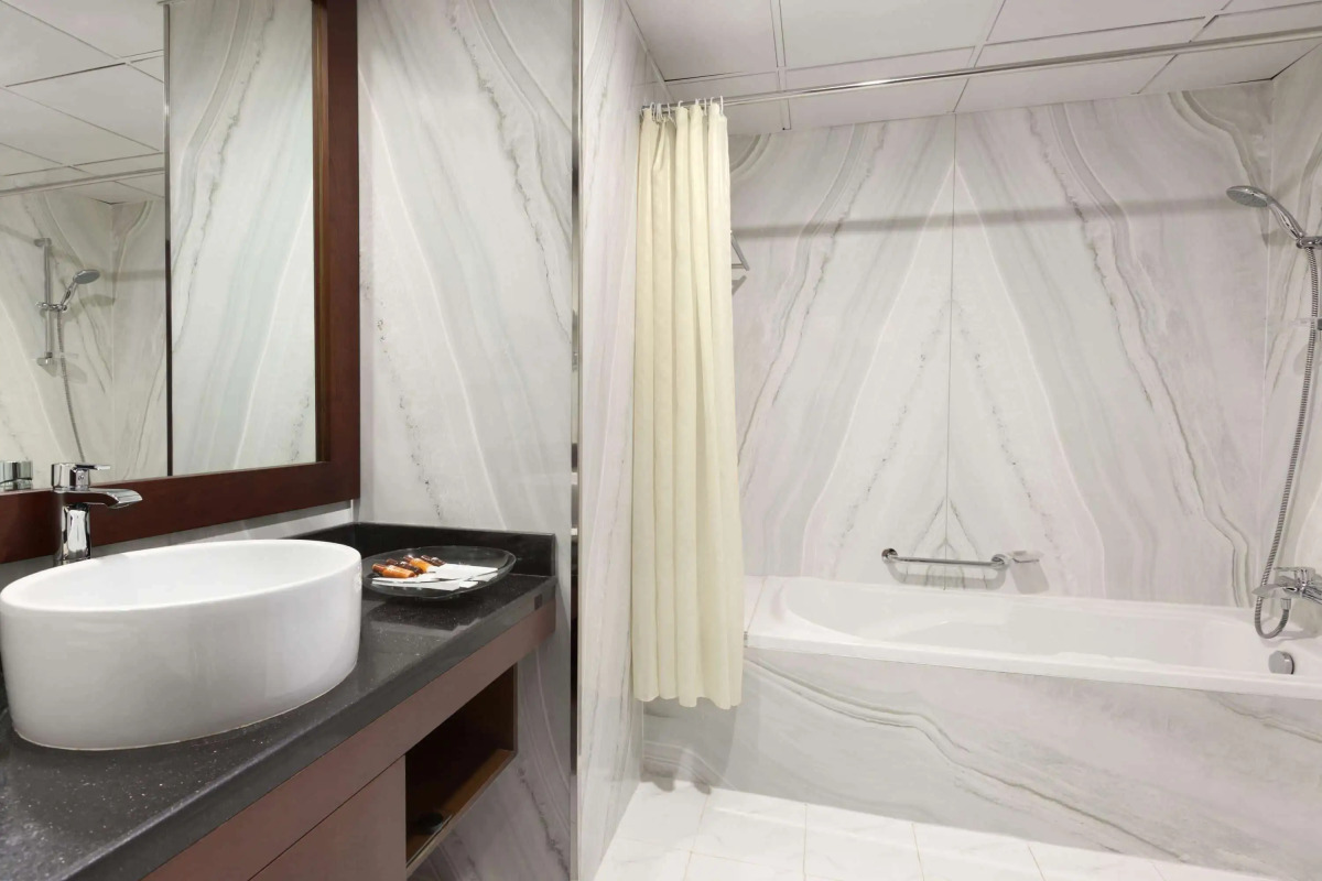 Отель Howard Johnson by Wyndham Bur Dubai