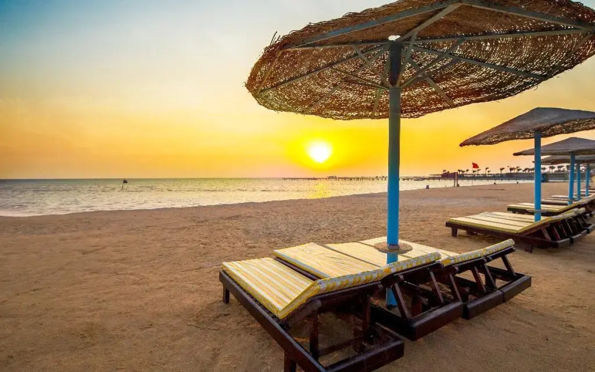 Hawaii Riviera Club Aqua Park - Families and Couples Only