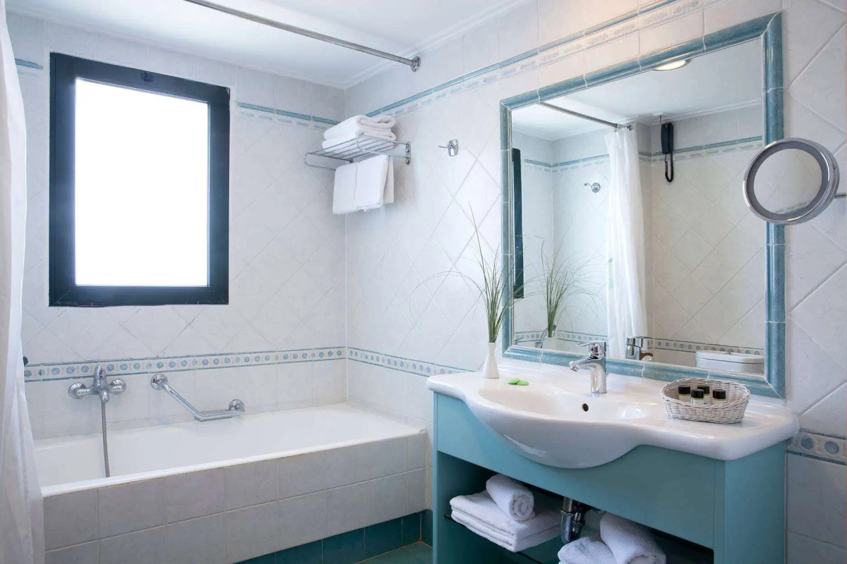 Отель Ramada by Wyndham, Athens Club Attica Riviera