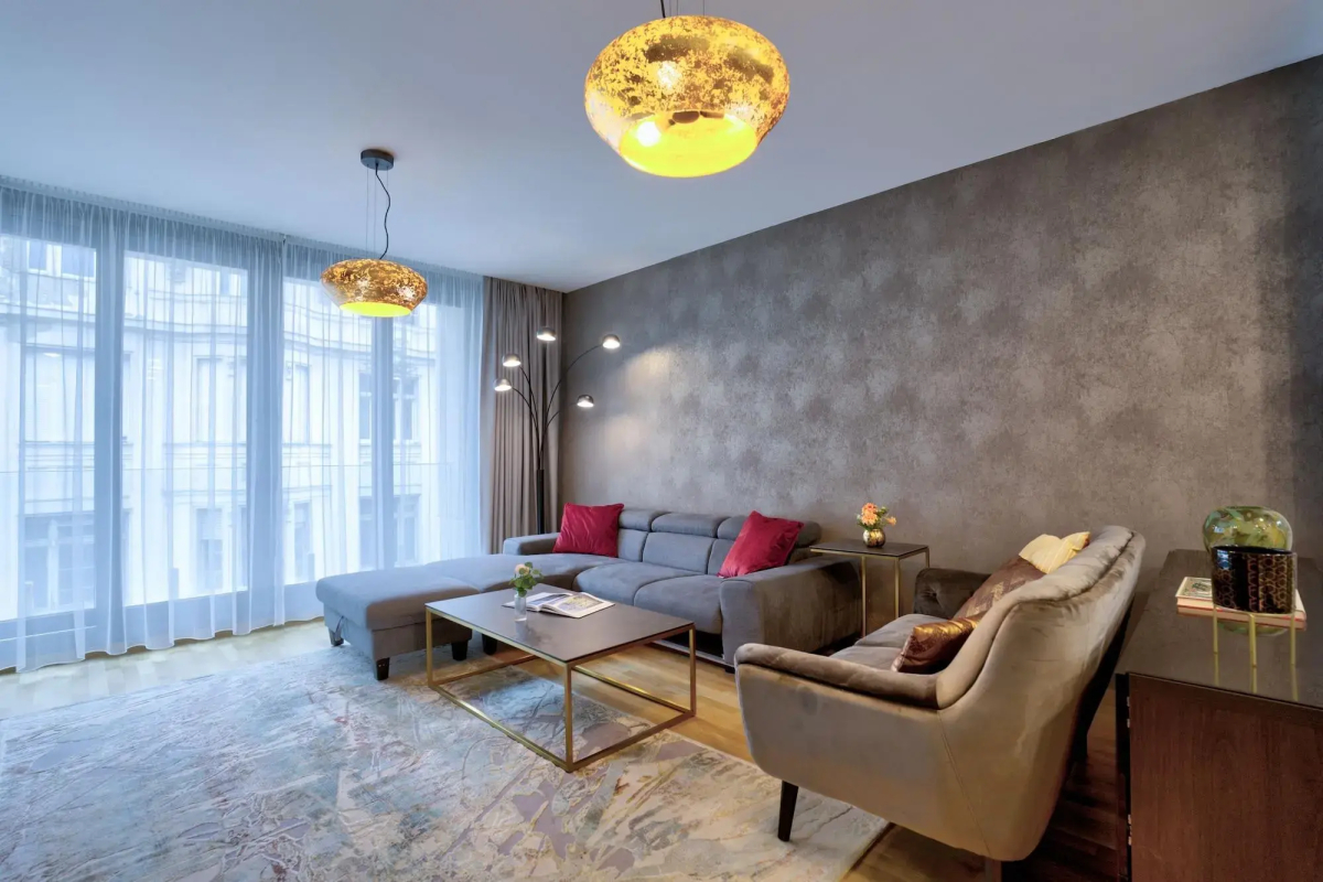 Emerald Downtown Suites