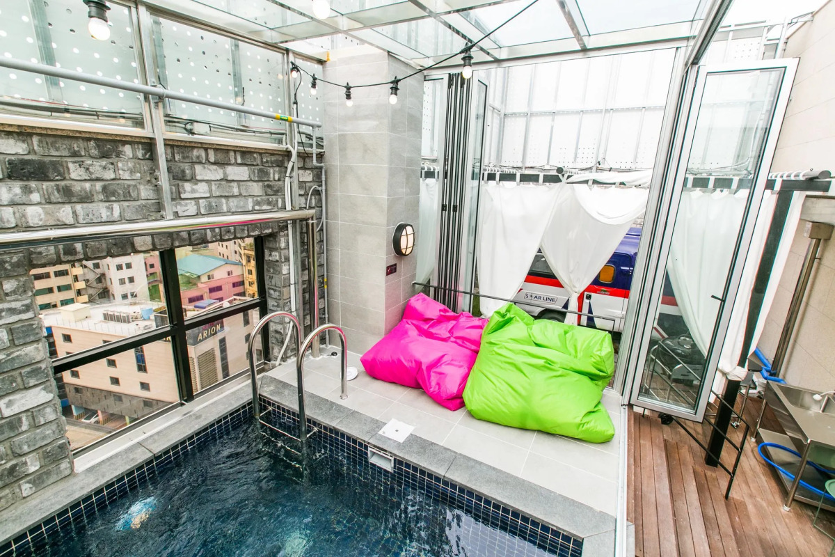 February Hotel The Signature Dongseongro