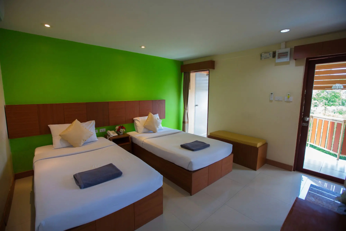 Twin Palms Resort