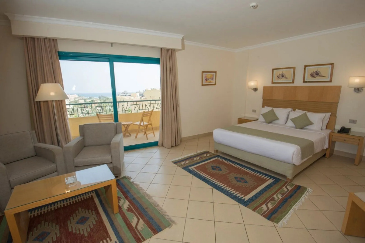 Eagles Downtown Zahabia & Beach Resort