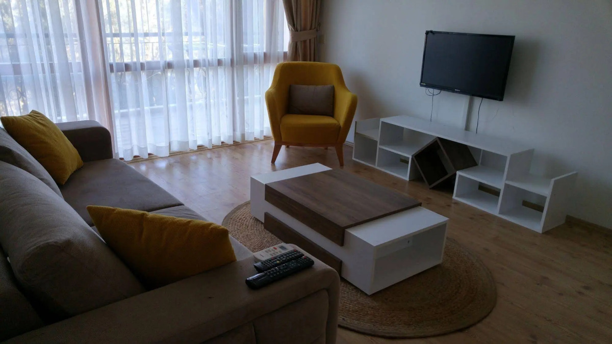 Old Town Deluxe Flats