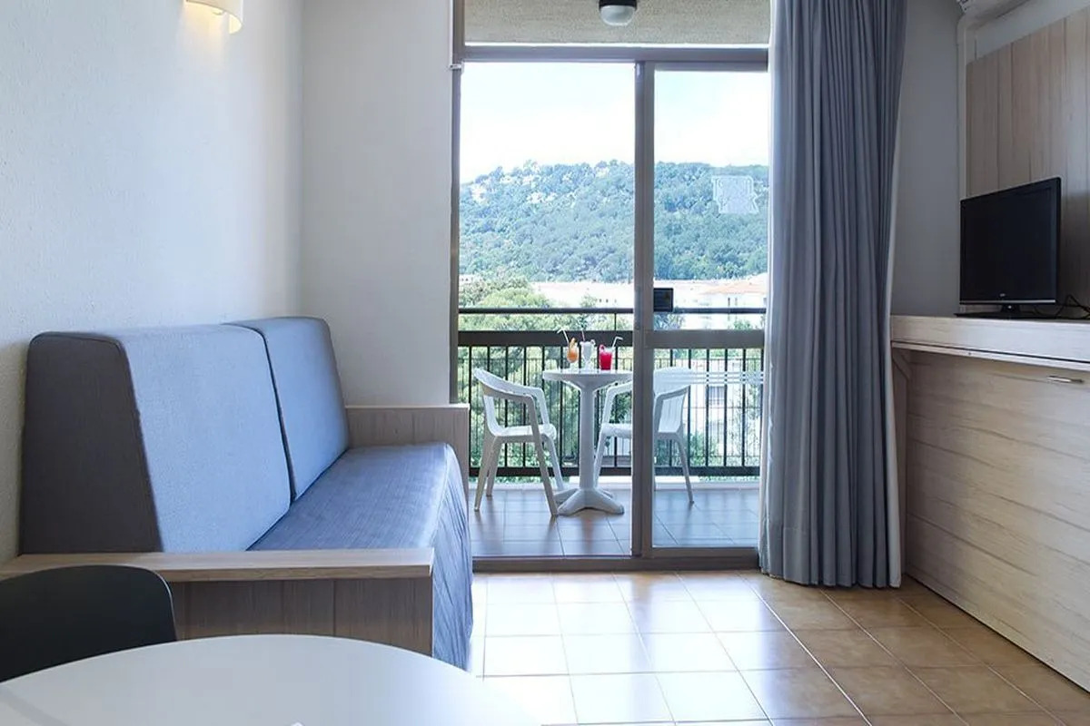 Апарт-отель GHT Tossa Park