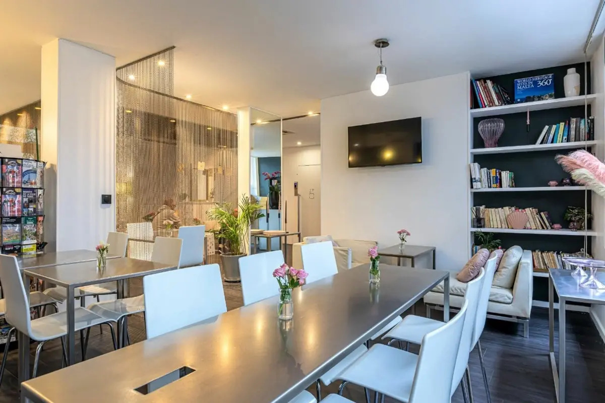 Hotel Glasgow Monceau Paris by Patrick Hayat