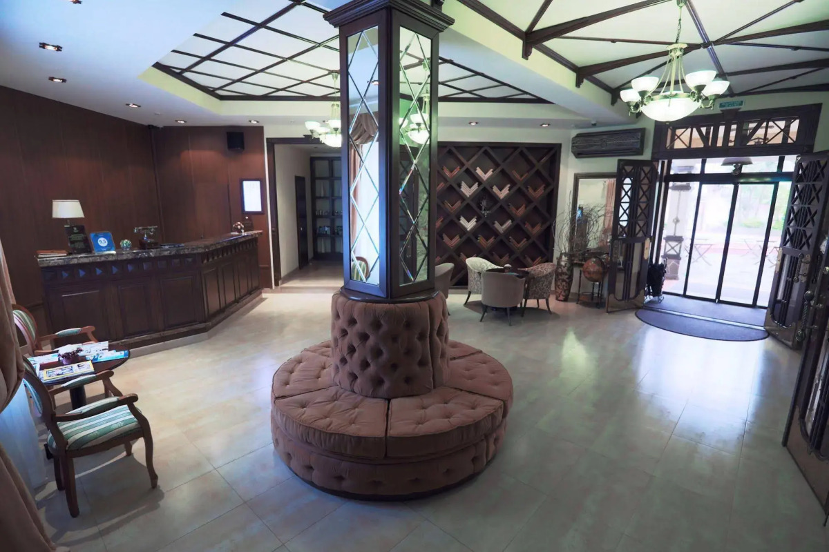 Отель Вэйлер