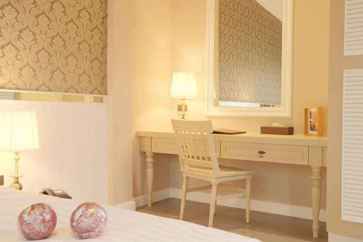 The Raya Surawong Bangkok