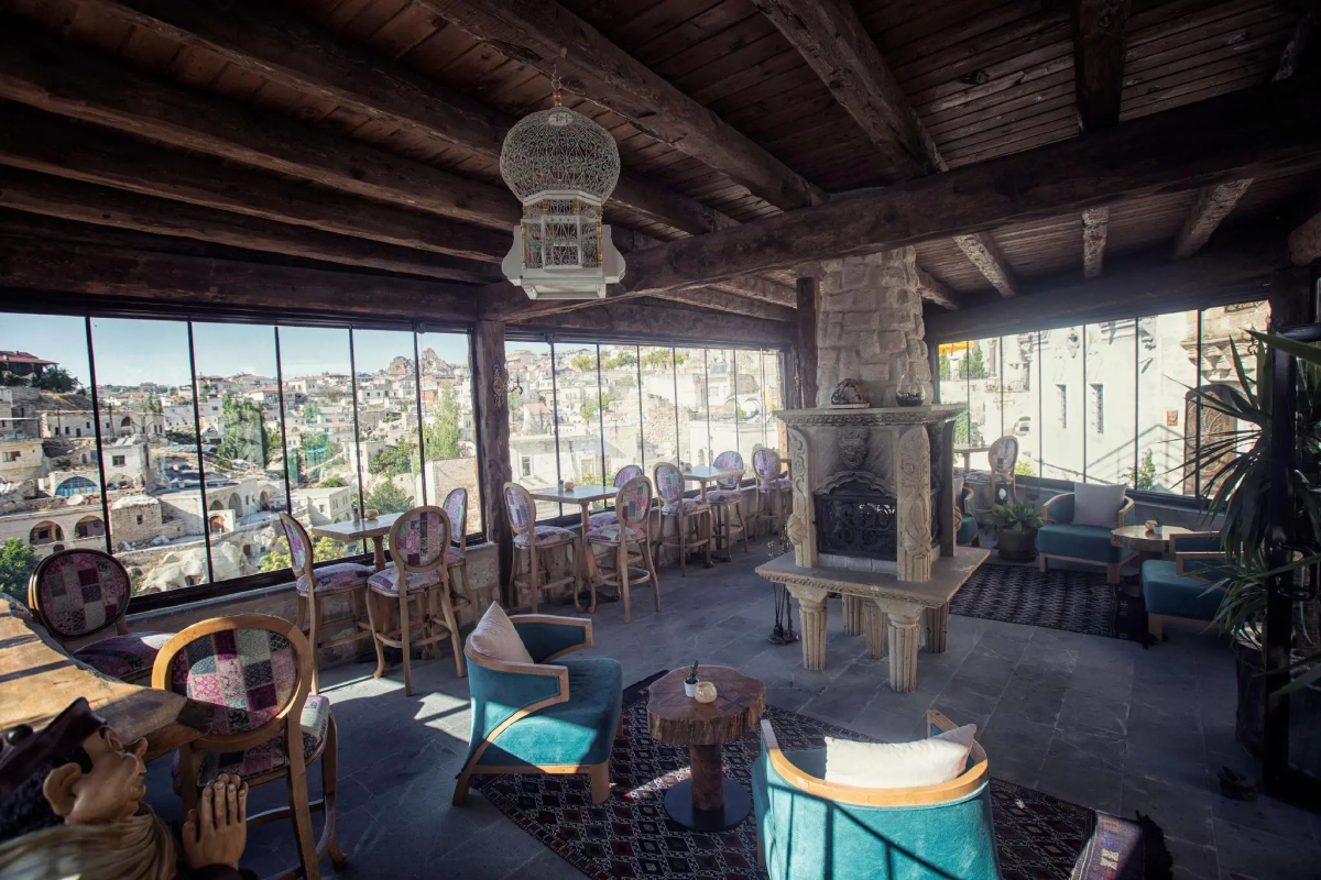 Elika Cave Suites & Spa