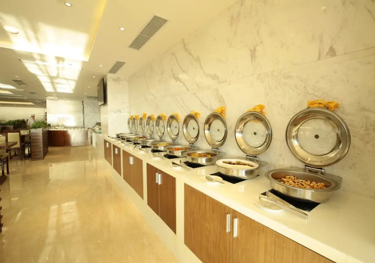 Yarra Ocean Suites Danang