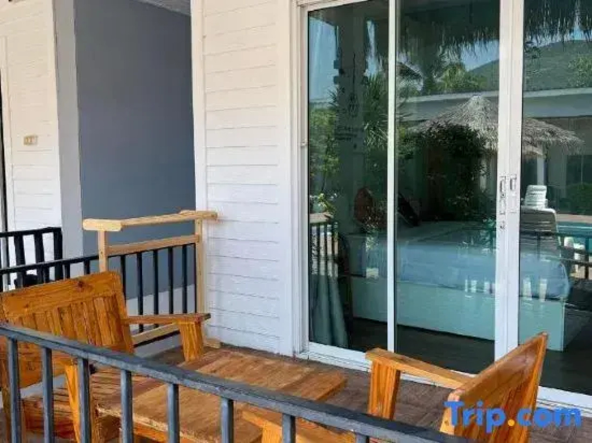 Baan Captain Hook at Koh Larn