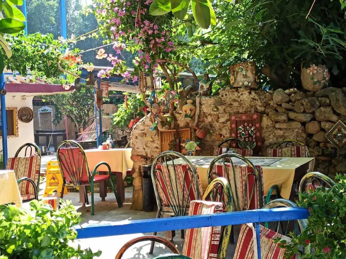 Antonios Hotel
