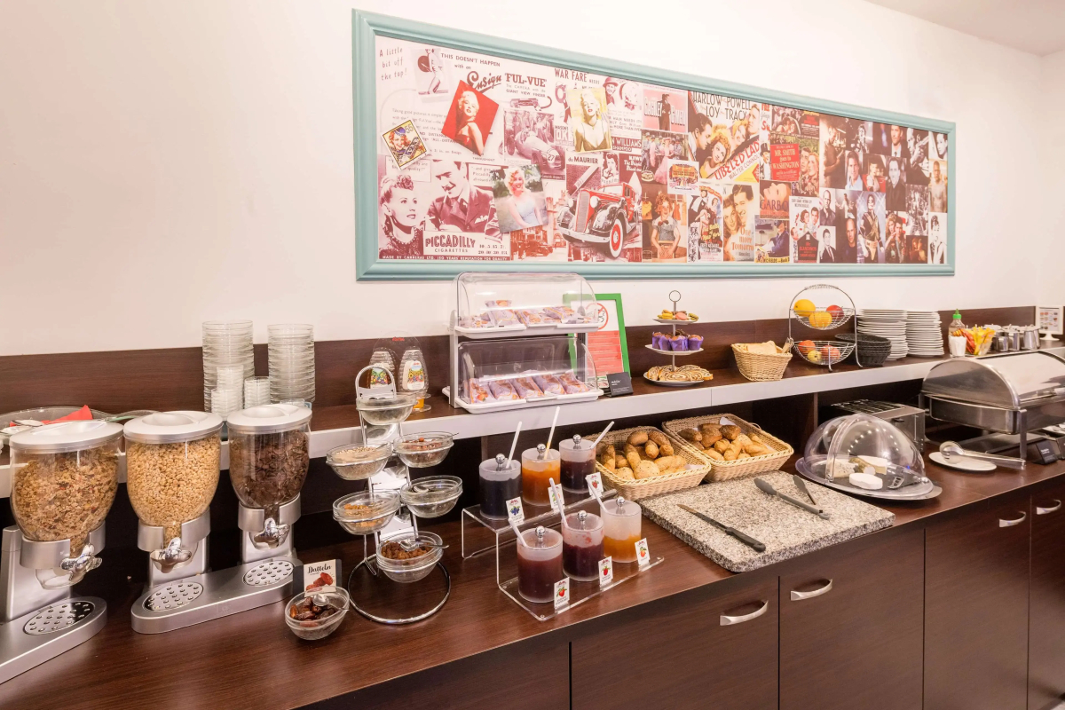 Best Western Plus Celebrity Suites