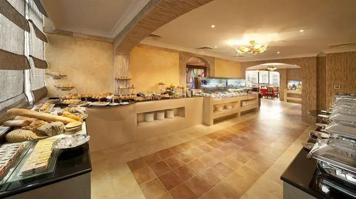 Swiss Hotel Corniche