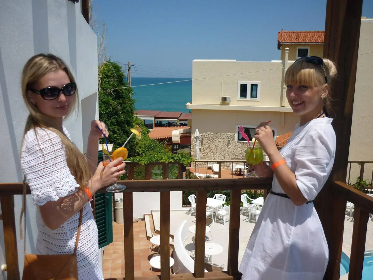 Elmi Suites Beach Hotel - All Inclusive