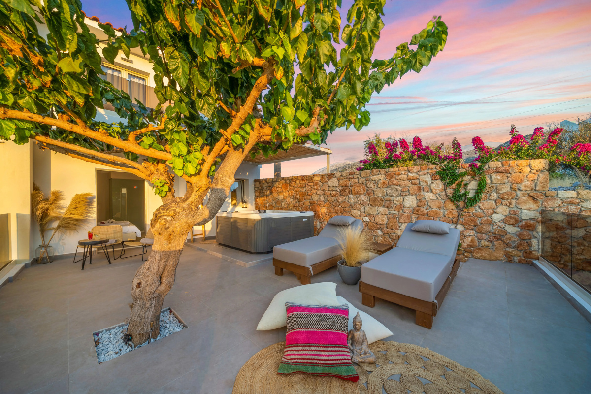 Notos Heights Hotel & Suites