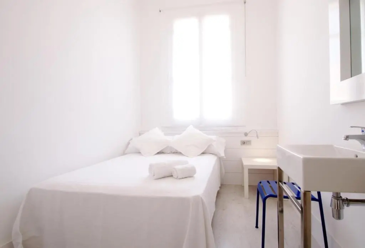 Hostal Express by gaiarooms