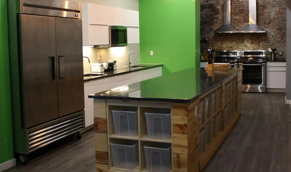 Apple Hostels