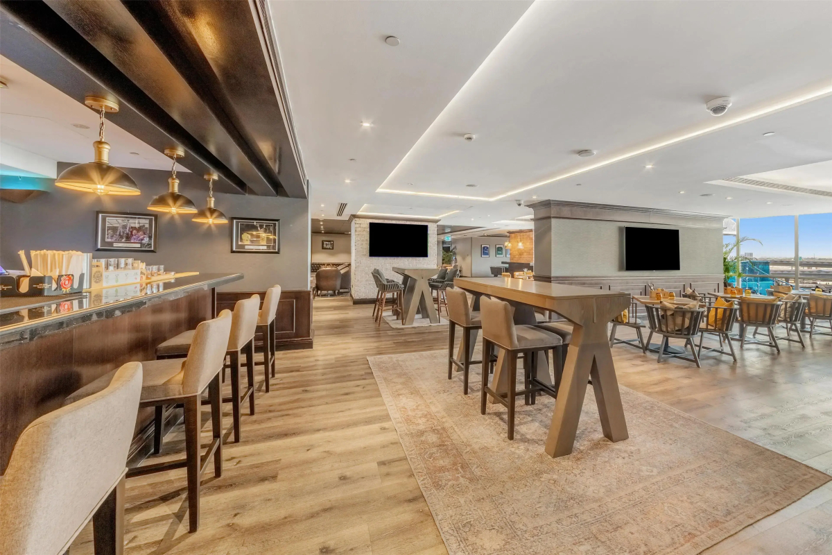 Отель Radisson Blu Hotel, Dubai Canal View