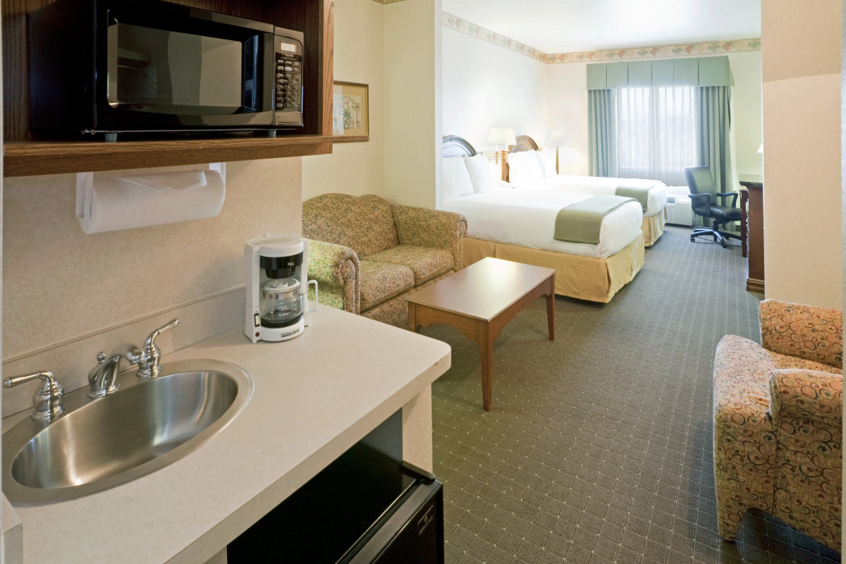 Holiday Inn Express & Suites Eagle Pass by IHG
