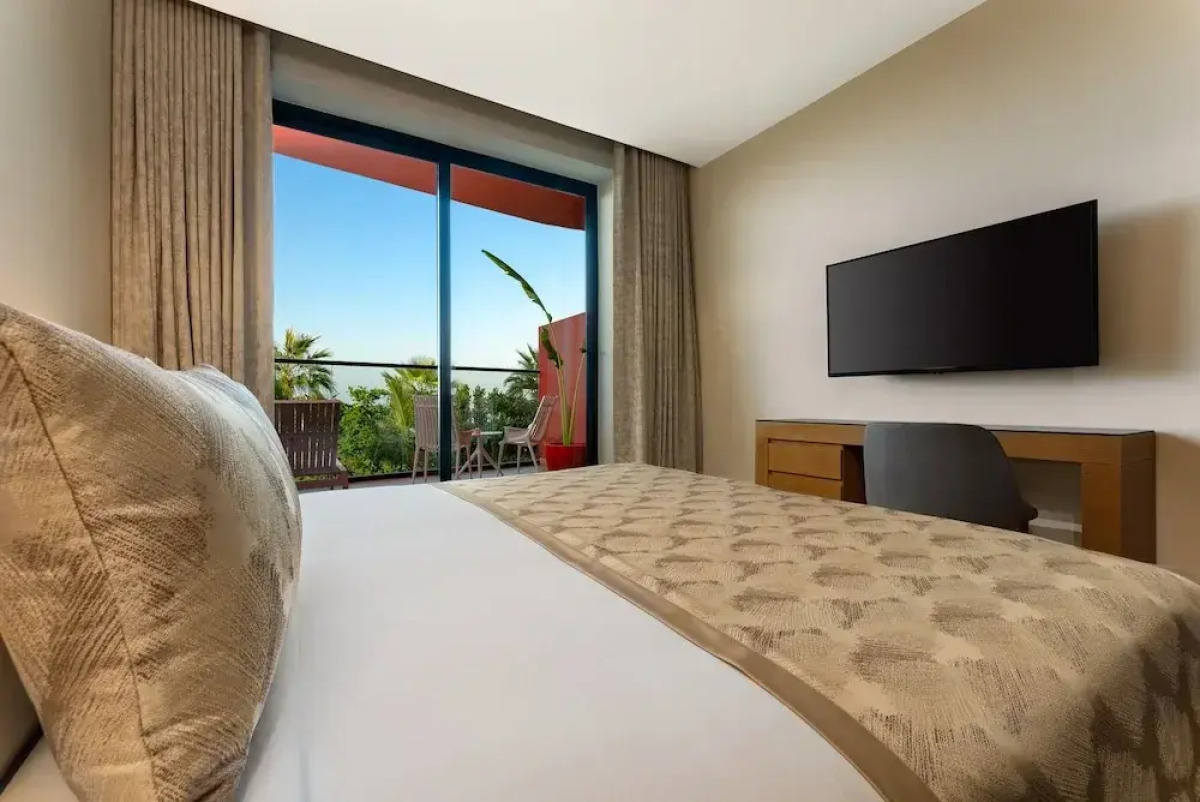 Отель Voco Dubai Monaco The Heart of Europe