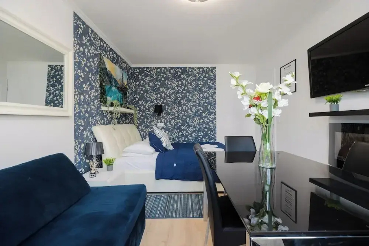 UNIT Warszawa Centrum Room by Metro Rondo ONZ