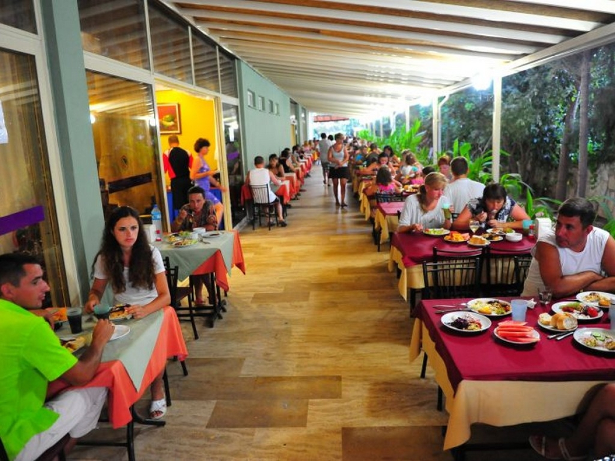 Klas More Beach Hotel