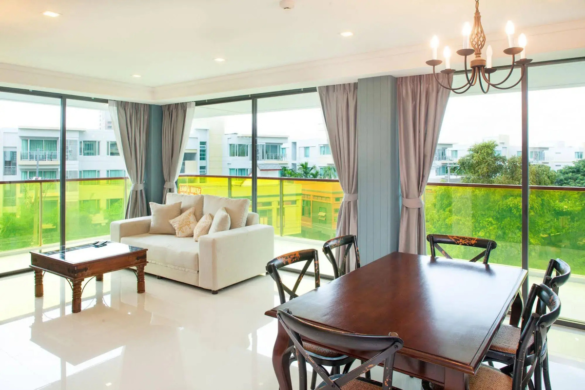 Rocco Hua Hin Beach Seaview