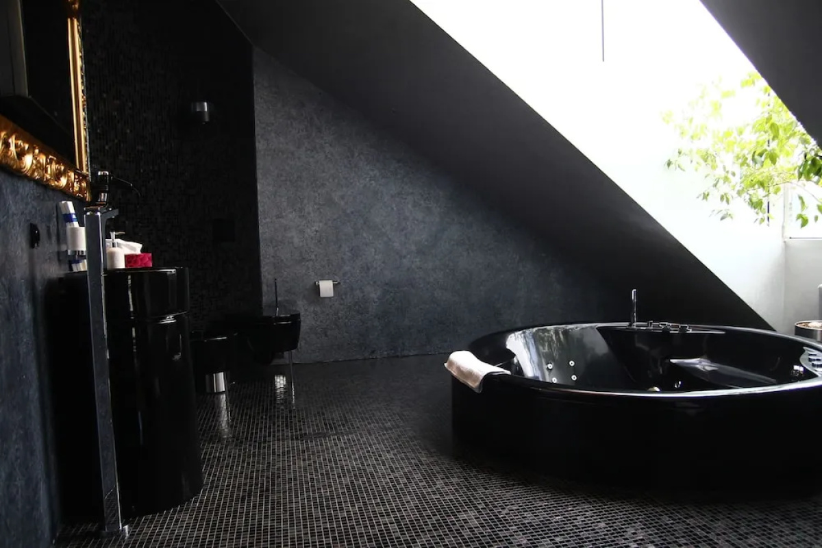 Royal Square Hotel & Suites