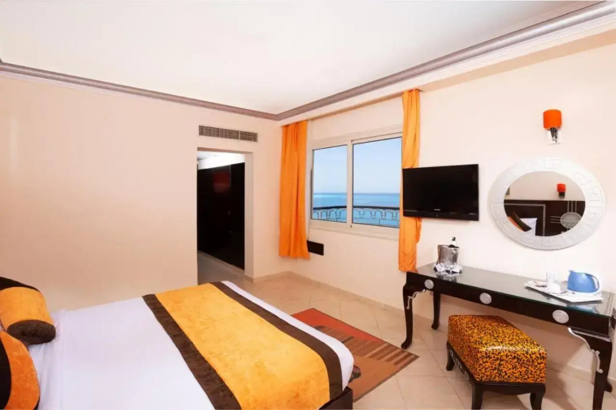 Sphinx Aqua Park Beach Resort