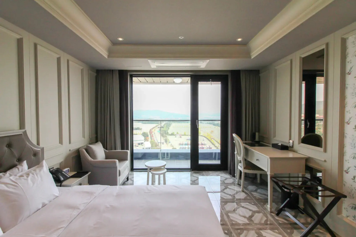 Golden Tulip Ever Yongin Hotel