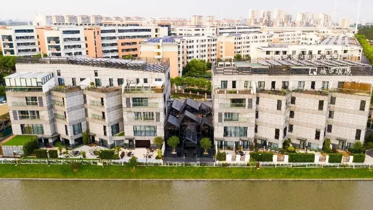 Rezen Retreat City Qiyu