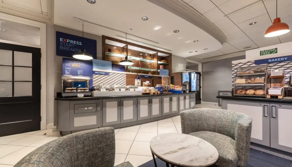 Holiday Inn Express Chicago - Magnificent Mile by IHG