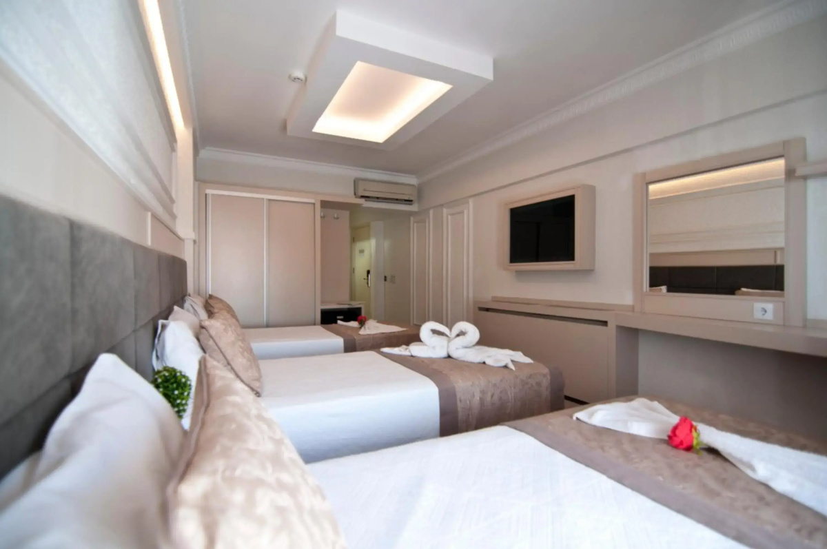 Royce Hotel