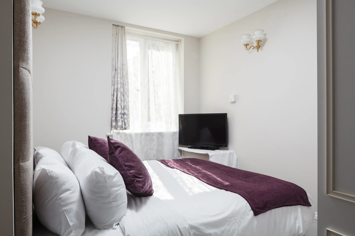 Pearl and Pebbles Hotel