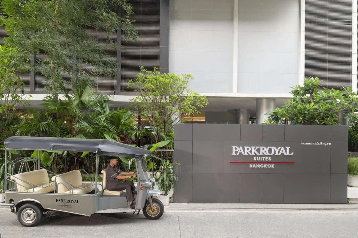 Отель PARKROYAL Suites Bangkok