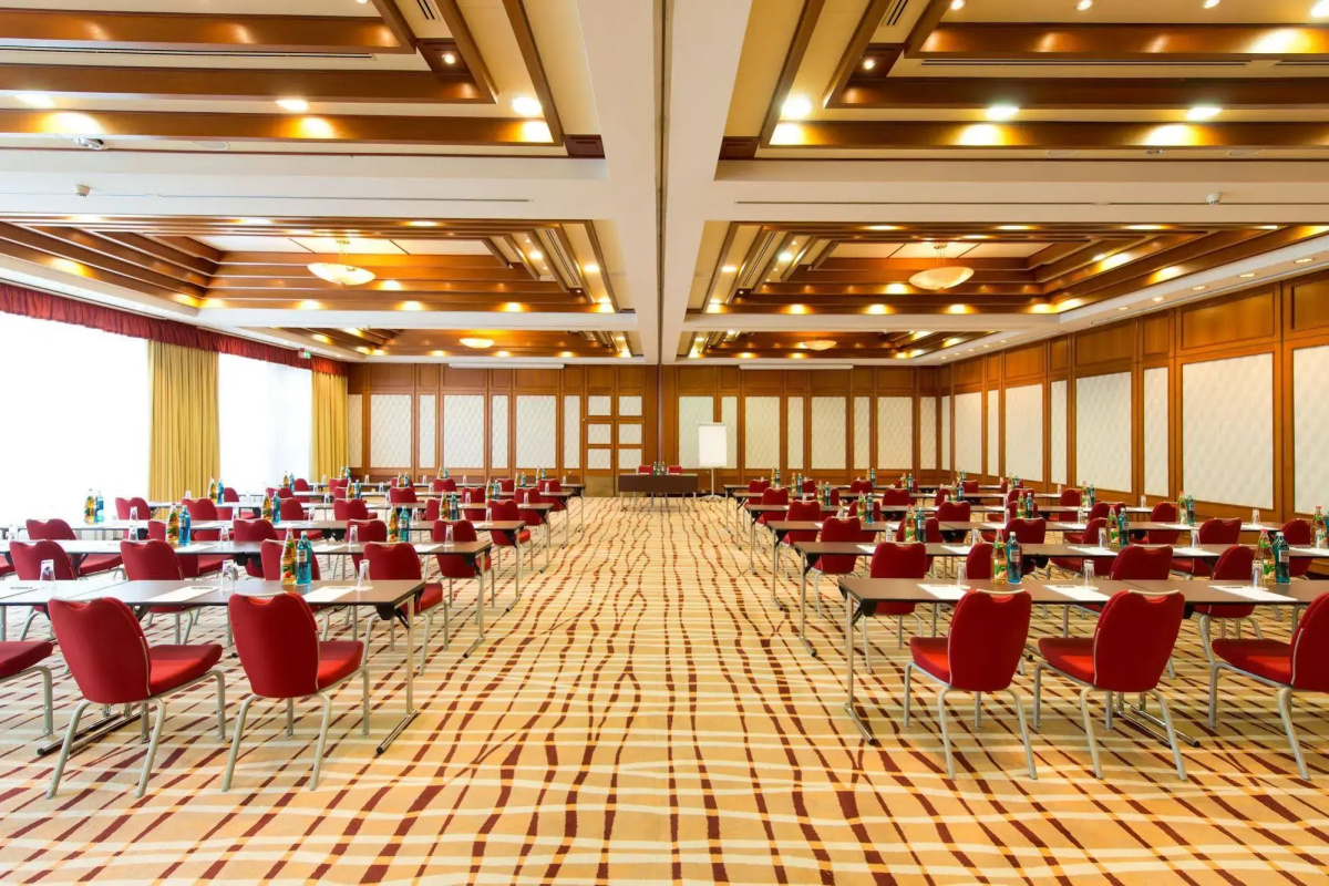 Отель The Q - Quadro City Hotel