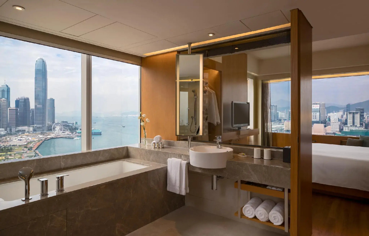 Renaissance Hong Kong Harbour View Hotel