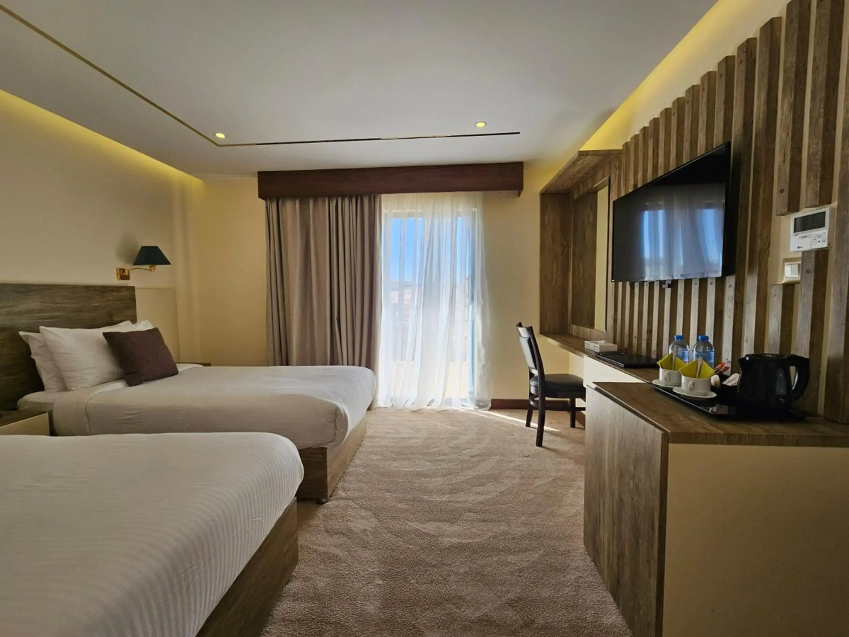 Edom Hotel