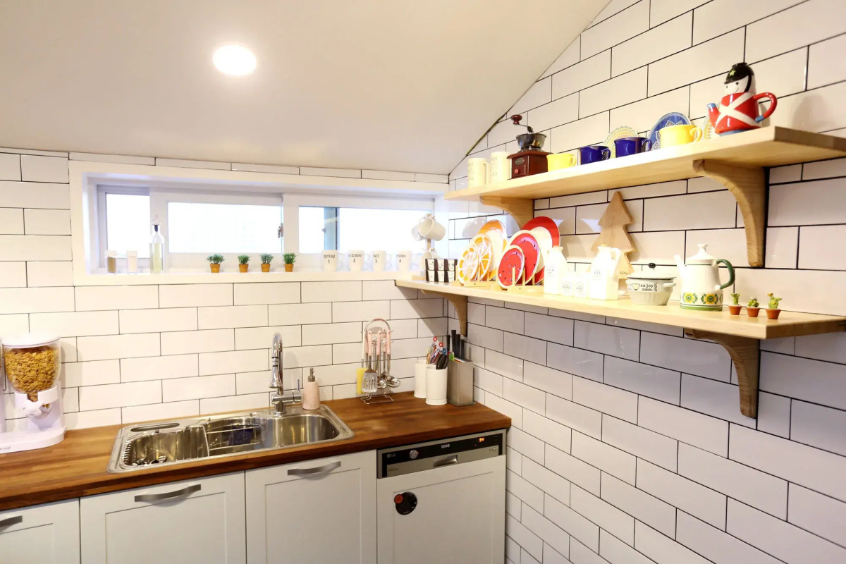 WITH U Hotel & Guesthouse