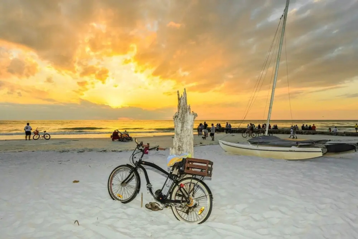 Siesta Key Beach Resort and Suites