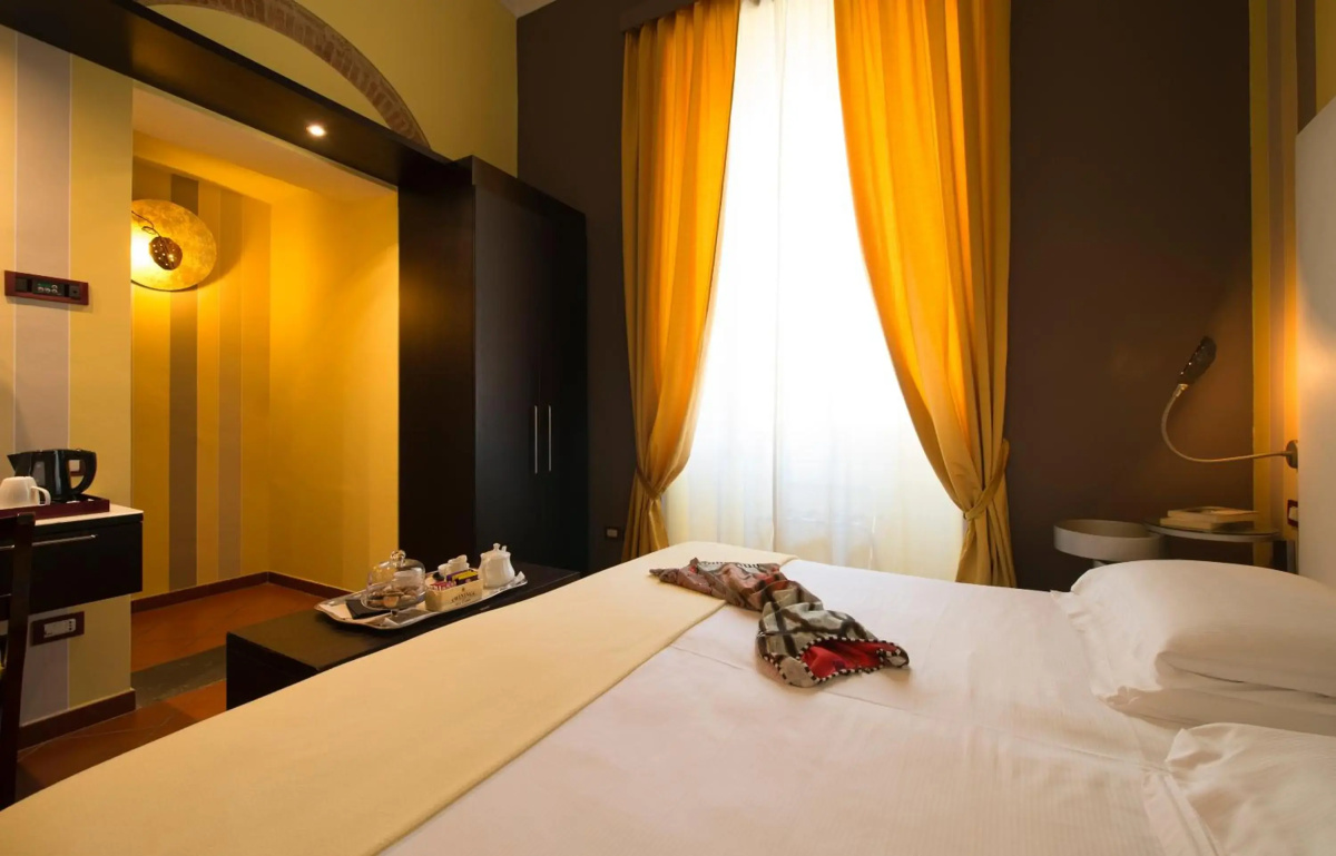 De La Pace, Sure Hotel Collection by Best Western