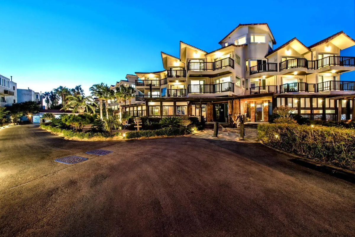 T Island Resort